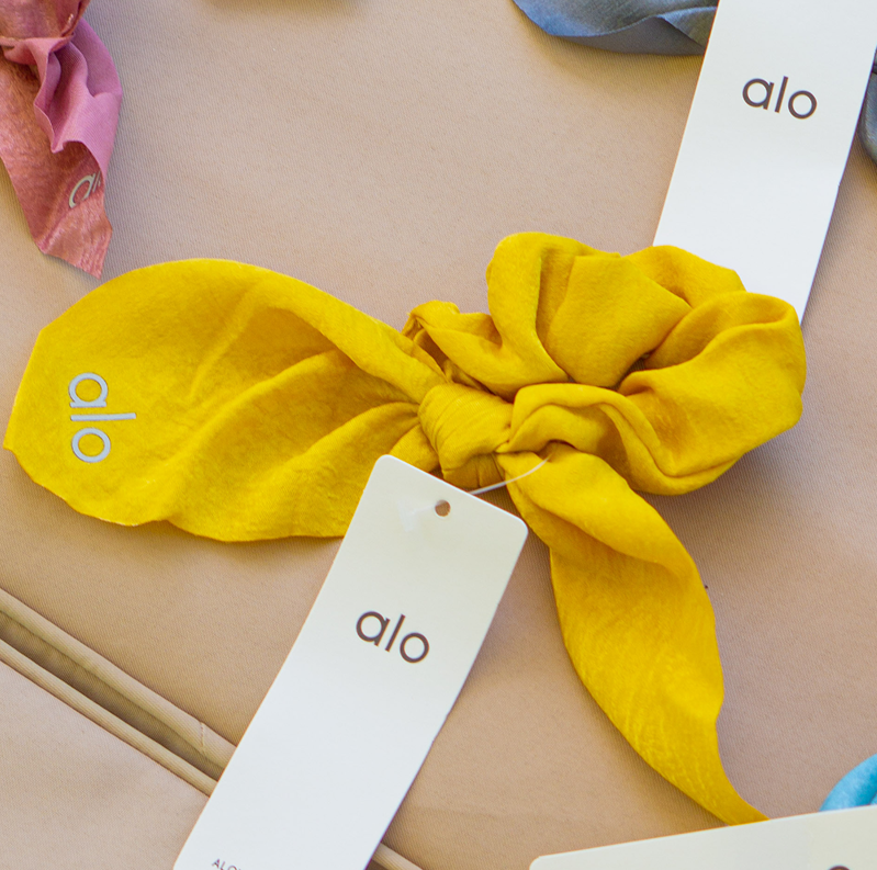 ALO YOGA Rhythm Scrunchie