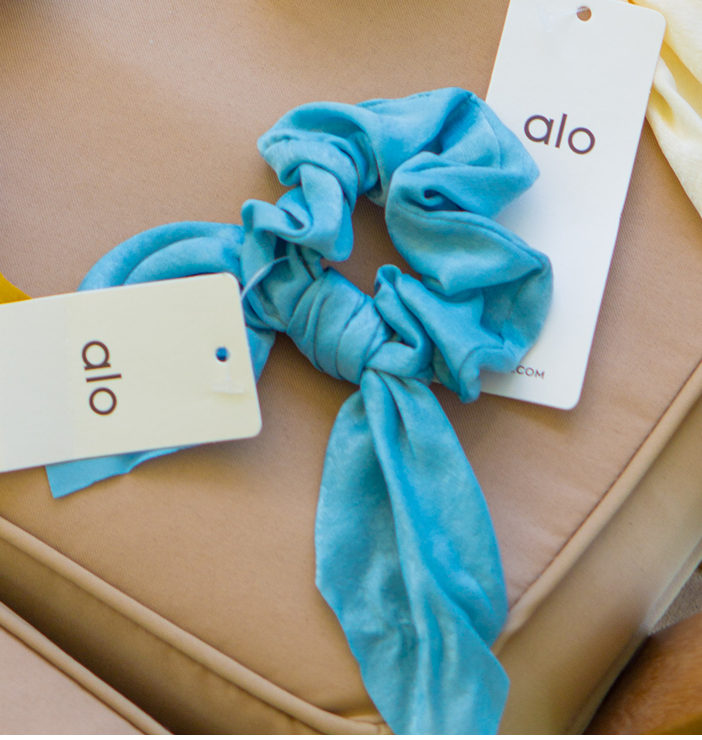ALO YOGA Rhythm Scrunchie