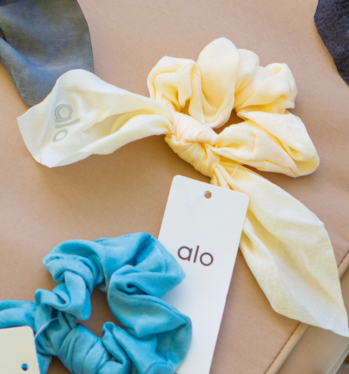 ALO YOGA Rhythm Scrunchie