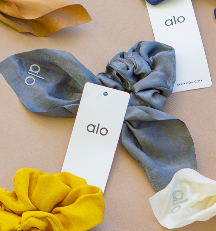 ALO YOGA Rhythm Scrunchie