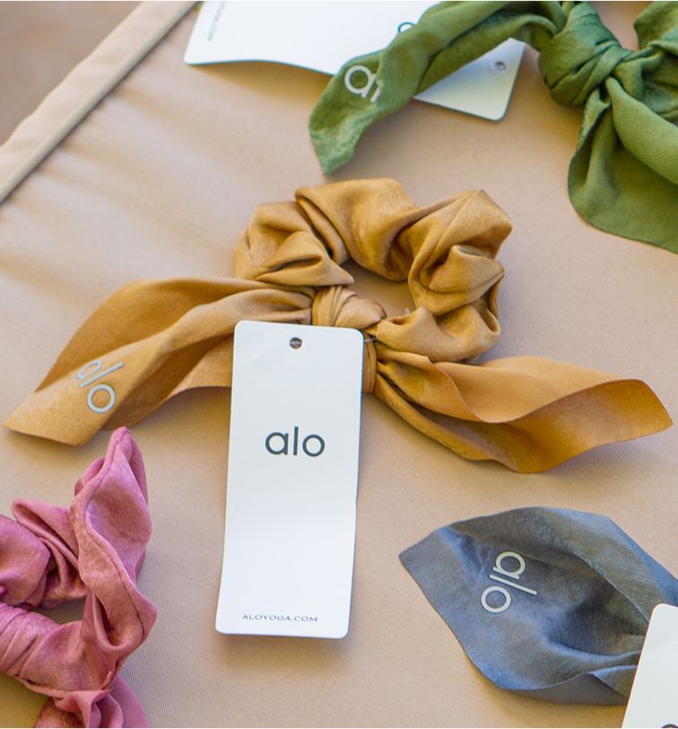 ALO YOGA Rhythm Scrunchie