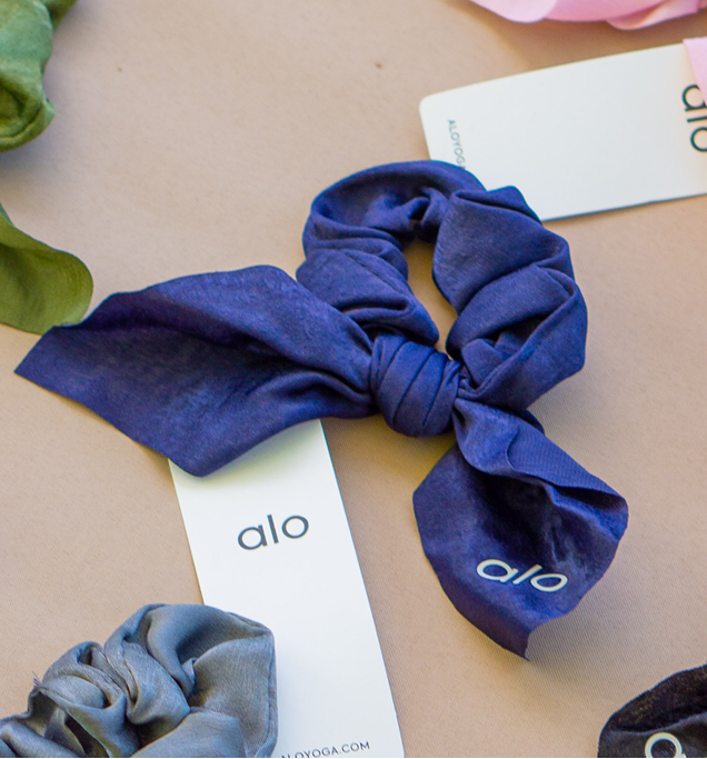 ALO YOGA Rhythm Scrunchie