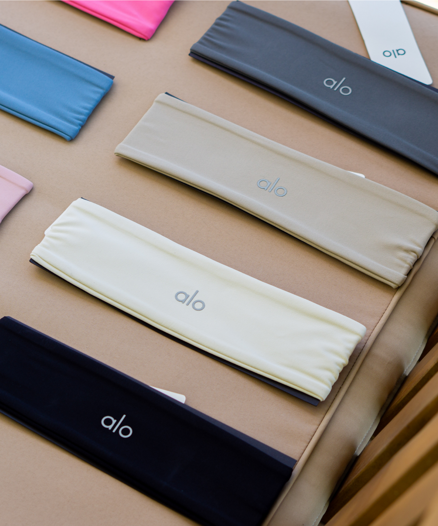 ALO YOGA Airlift Headband