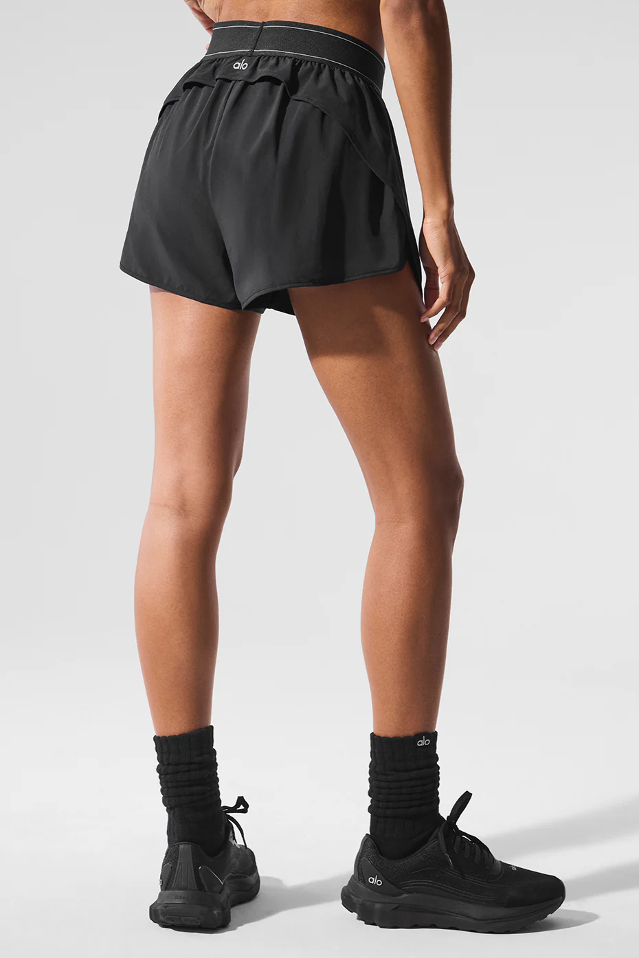 ALO YOGA -  Match Point Short