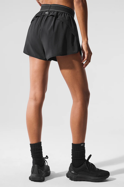 ALO YOGA -  Match Point Short